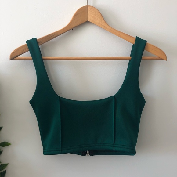 ❌SOLD❌ PrettyLittleThing Green Tank Top - Picture 2 of 3